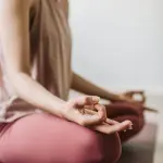 Meditazione per chi non riesce a stare fermo: tecniche semplici e rapide