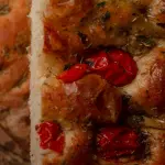 Focaccia barese: ricetta e forni storici di Bari