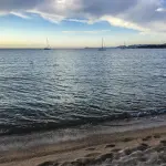 Lungomare di Bari: passeggiata urbana tra mare e architettura